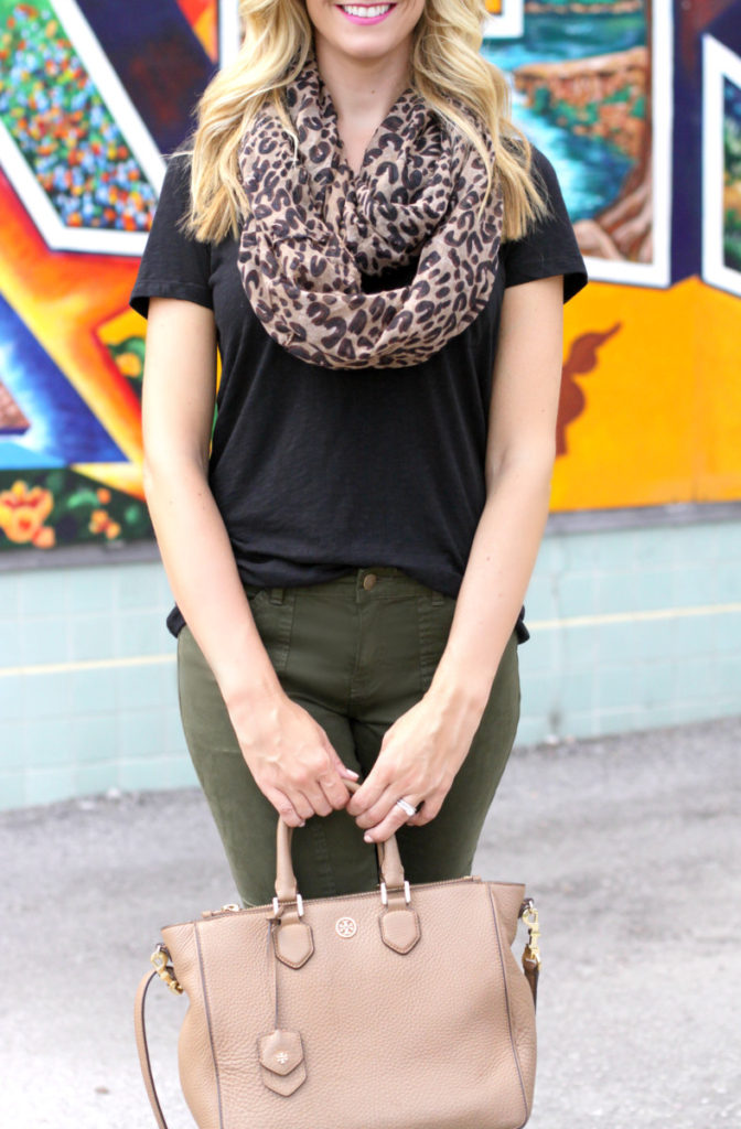 Leopard_Scarf_Casual_Everyday_Look (1)