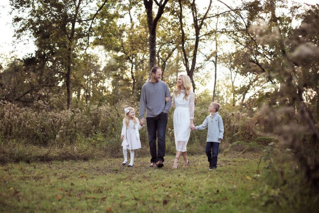 family christmas card - What To Wear For Your Family Christmas Card Pictures by Houston lifestyle blogger Haute & Humid