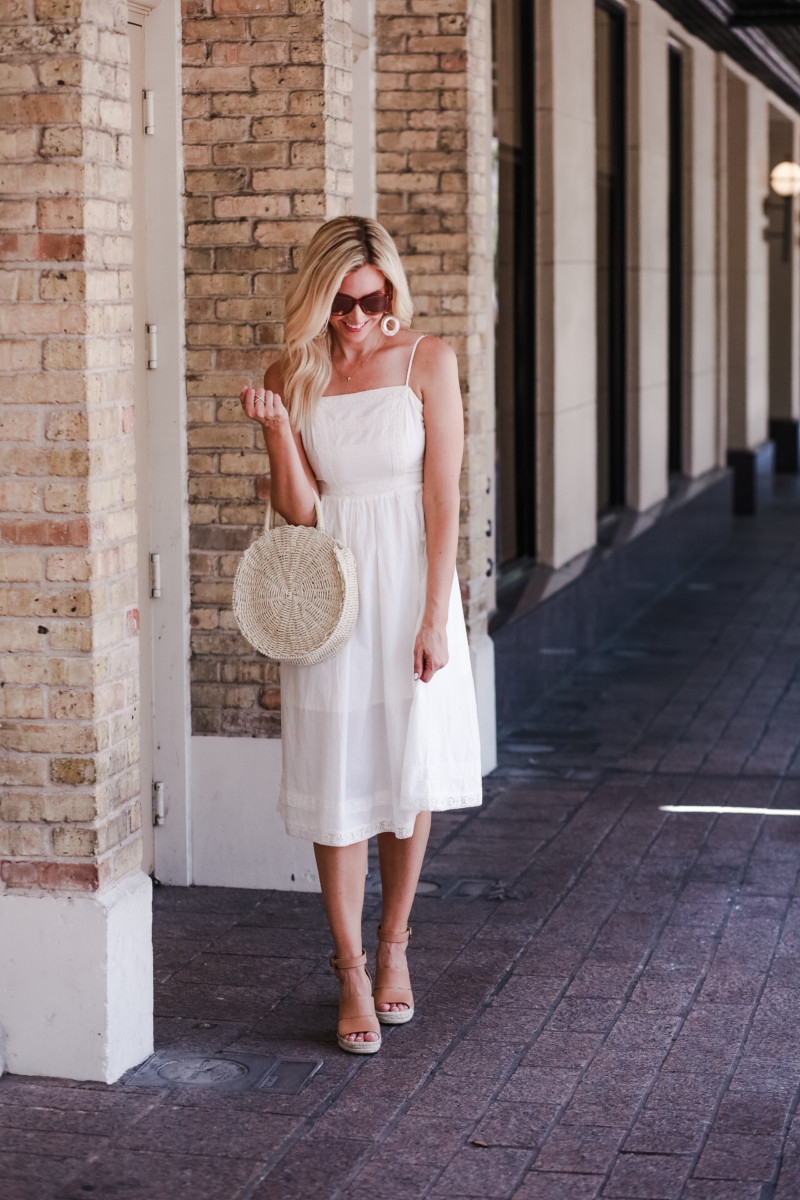 summer dresses - 12 Grab and Go Cute Summer Dresses featured by popular Houston style blogger, Haute & Humid