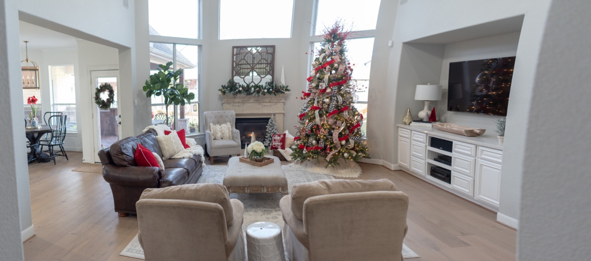 christmas home decor | Holiday Home Tour: Festive Christmas Home Decor featured by top Houston life and style blog Haute & Humid
