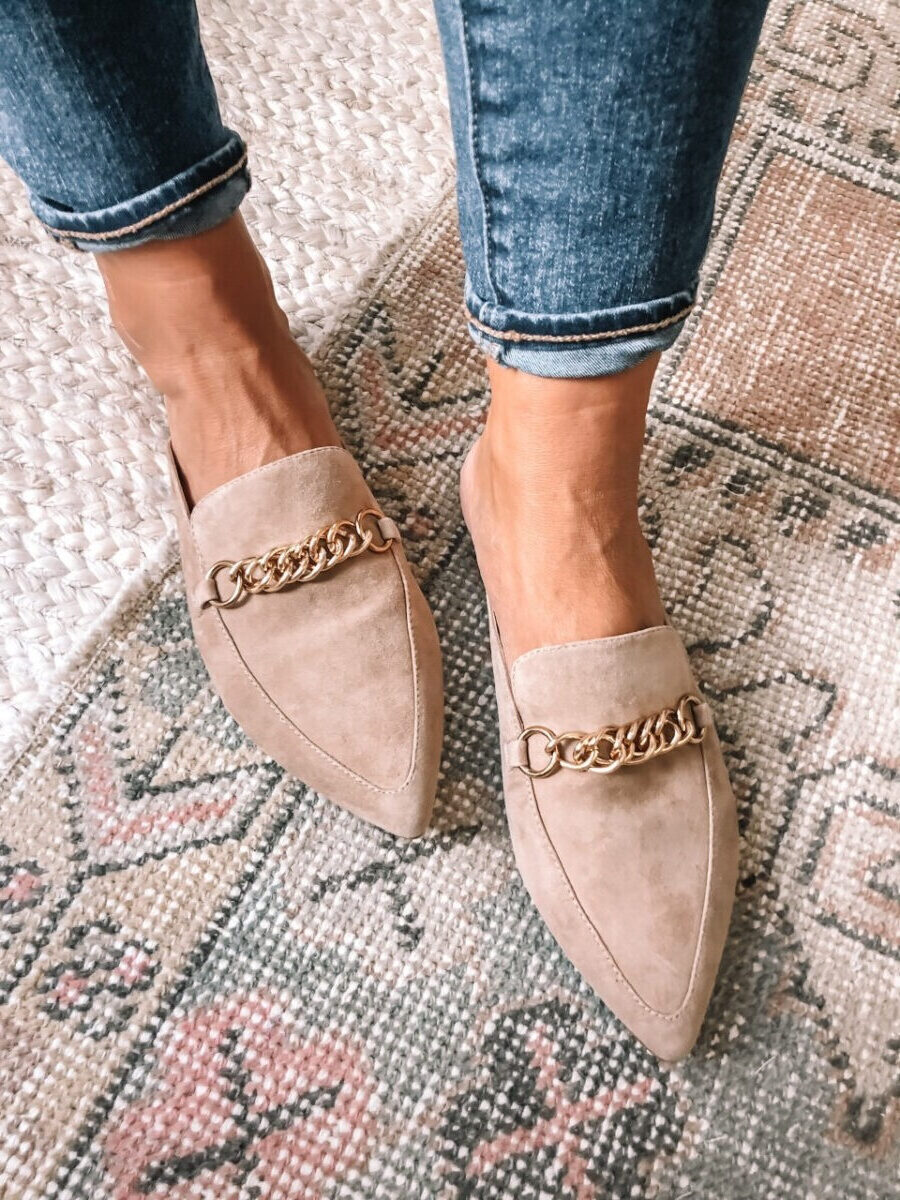 nordstrom anniversary sale shoes | Nordstrom Anniversary Sale by popular Houston fashion blog, Haute and Humid: image of a woman wearing a pair of Nordstrom tan suede mules with a gold chain link detail. 