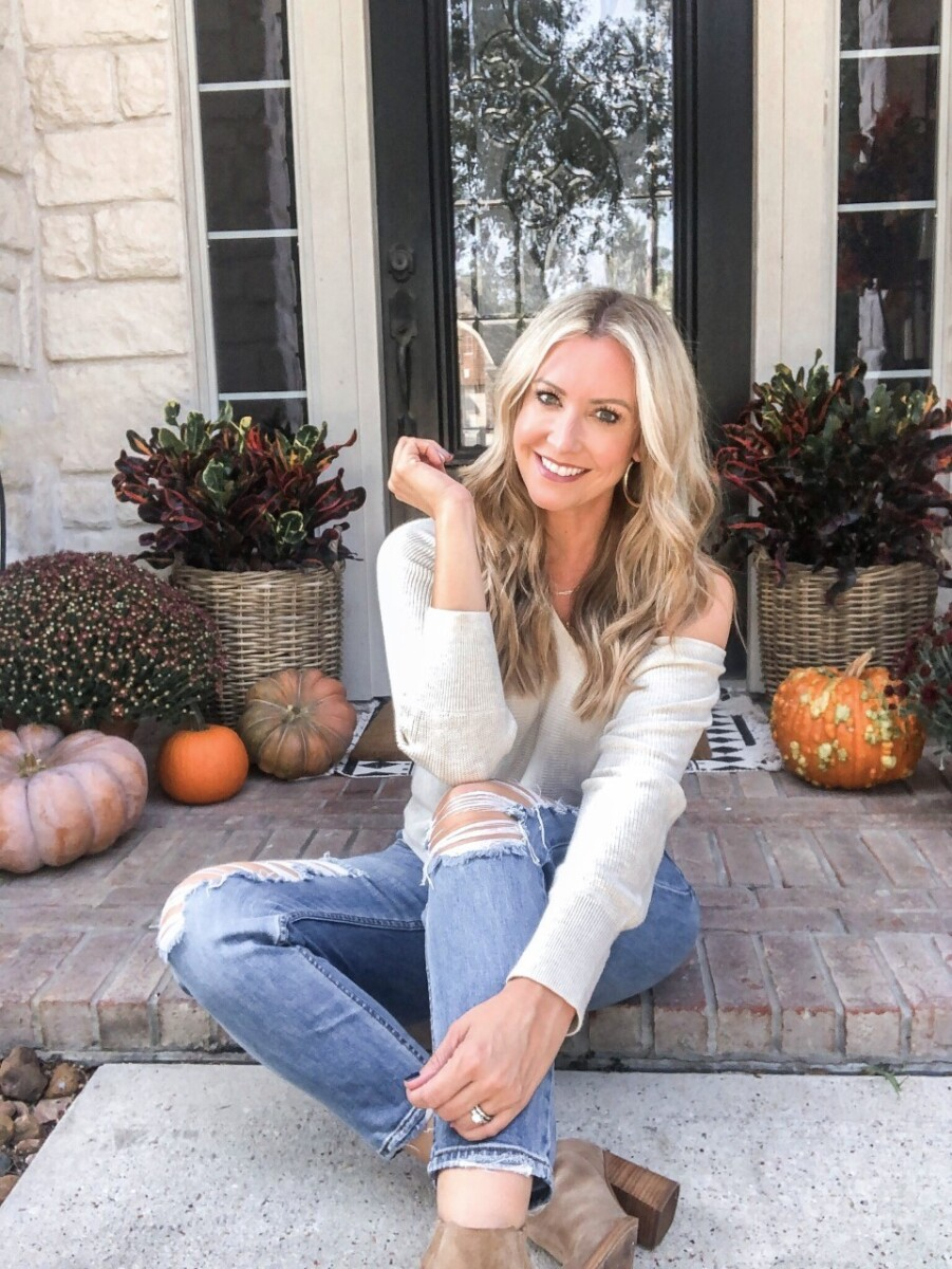 fall sweater |beauty trend event | Nordstrom Beauty by popular Houston beauty blog, Haute and Humid: image of a woman wearing a Leith Dolman Sleeve V-Neck Sweater.