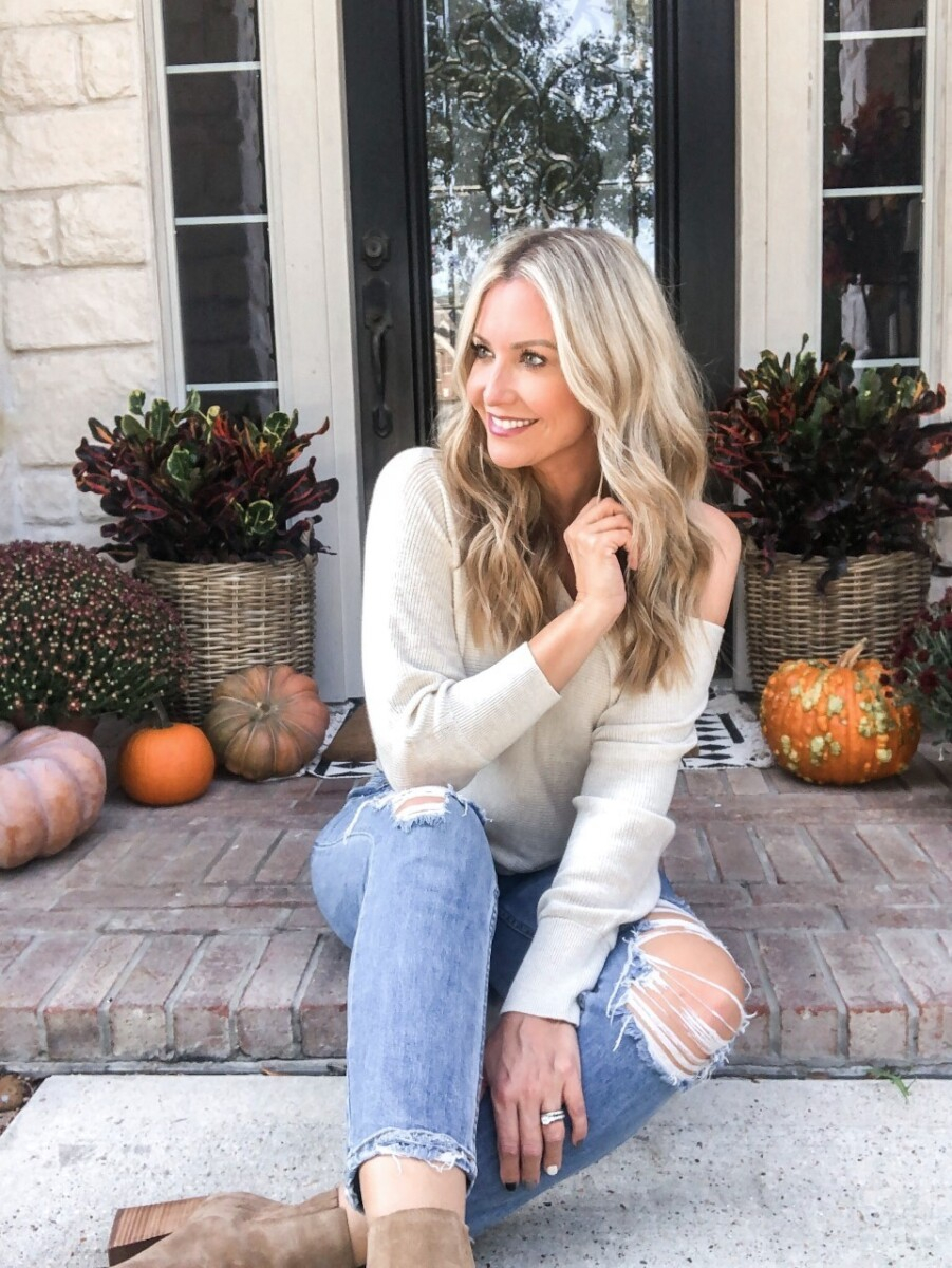 nordstrom makeup |fall sweater |beauty trend event | Nordstrom Beauty by popular Houston beauty blog, Haute and Humid: image of a woman wearing a Leith Dolman Sleeve V-Neck Sweater.