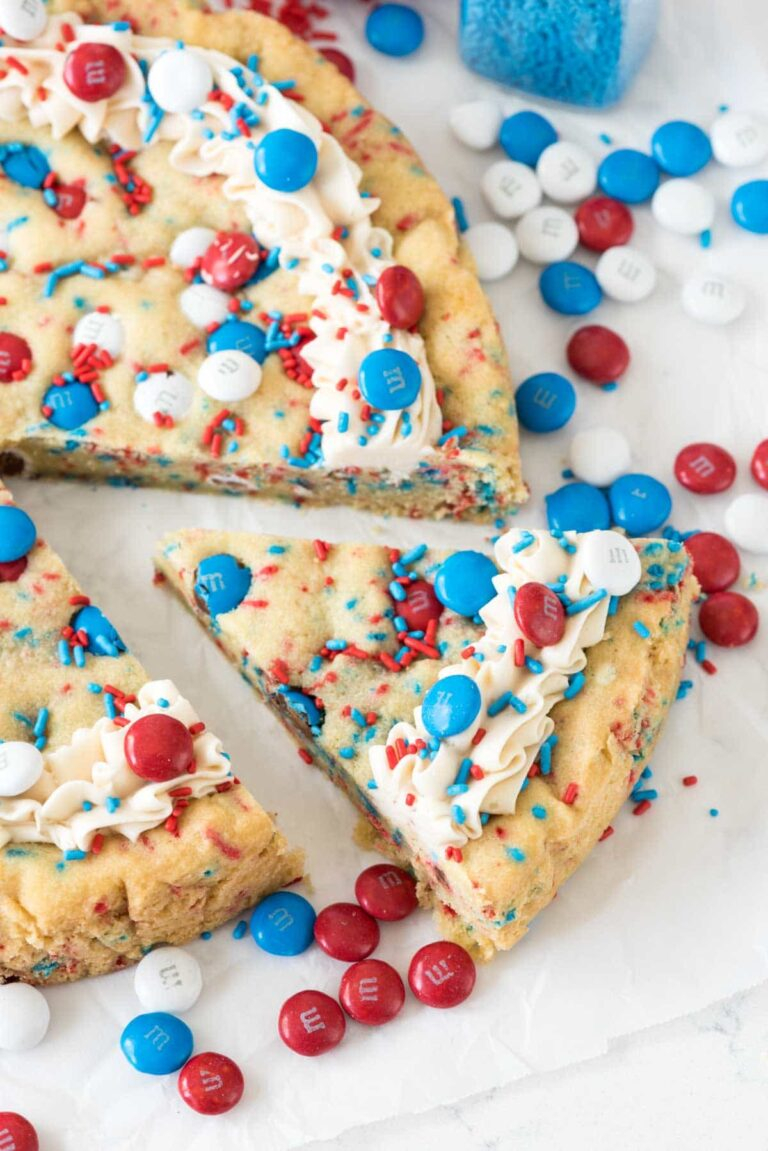 4th of July desserts | 4th of July Desserts by popular Houston lifestyle blog, Haute and Humid: image of red white and blue M&Ms sugar cookie cake. 